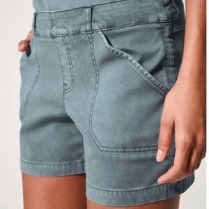 NWT Spanx 6” Stretch Twill Shorts Hazy Grey L